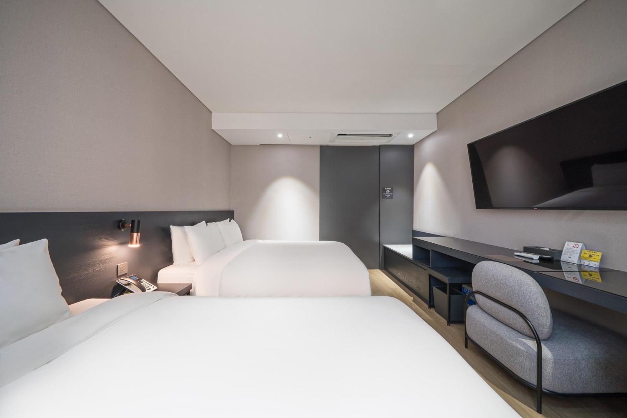 ริเวอร์เทน โฮเต็ล คย็องจู Hotel คยองจู ภายนอก รูปภาพ